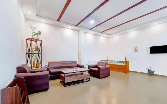 Hotel Roots Residency 