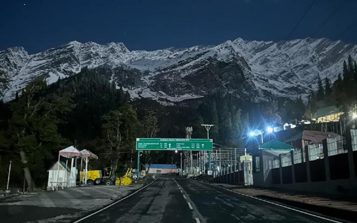 THE GREEN MOUNTAIN,MANALI