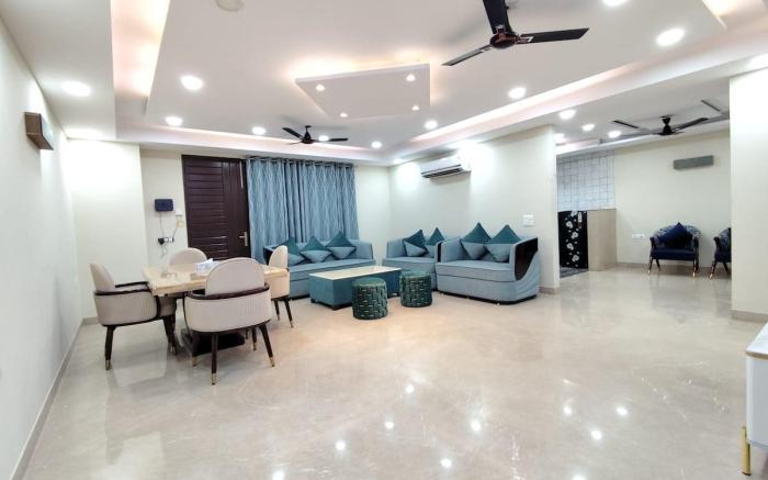 Homlee-Virasat 3BHK Flat Central DEL-Lift-Parking