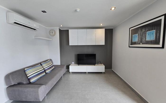 Sleek Corner 1 Bed Apt (T1-607)