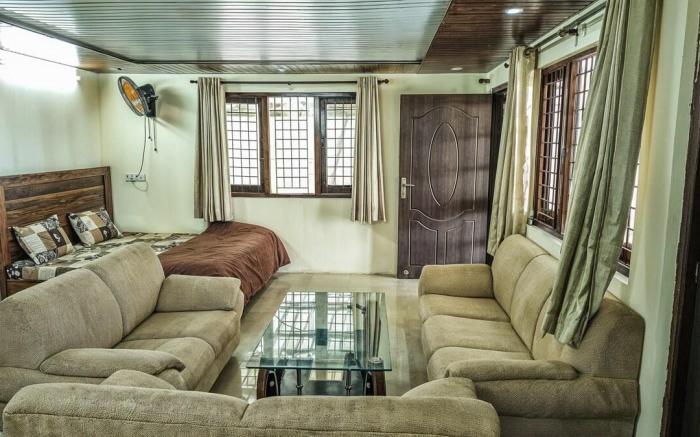 Hill Top Cottage - 2BHK  in Mussoorie by Homeyhuts