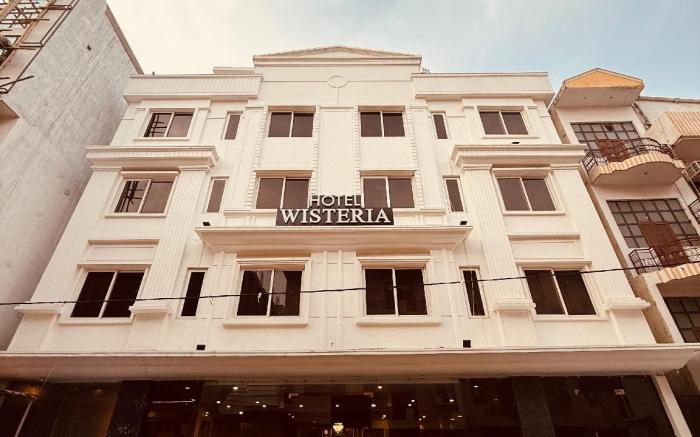Hotel Wisteria
