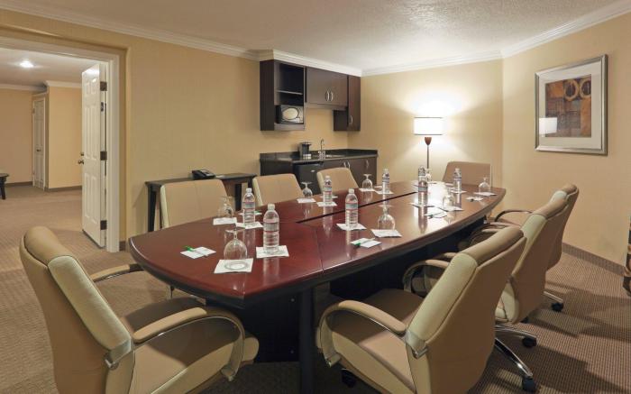 Holiday Inn & Suites San Mateo - SFO By IHG