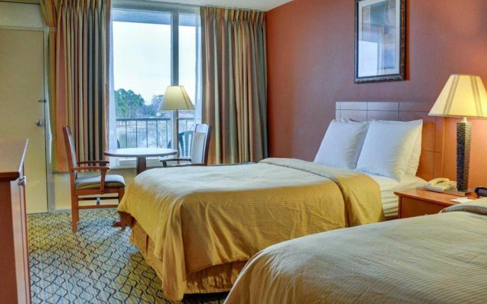 Clarion Resort On the Lake Hot Springs