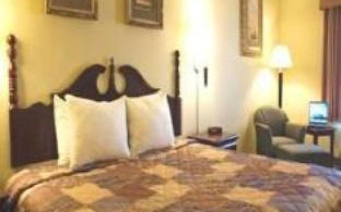 Best Western  Plus Heritage Inn