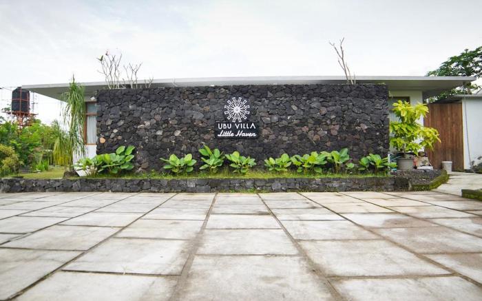 Family Japanese Stay with Private Pool in Jogja