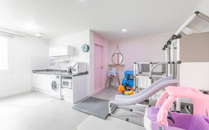 Geoje Ddo Wa Re Kids Pool Villa