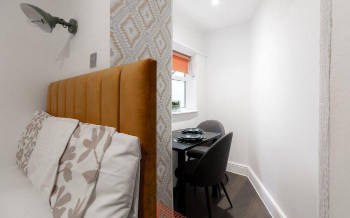 The Bayswater Bliss | Stylish & Modern Studios!