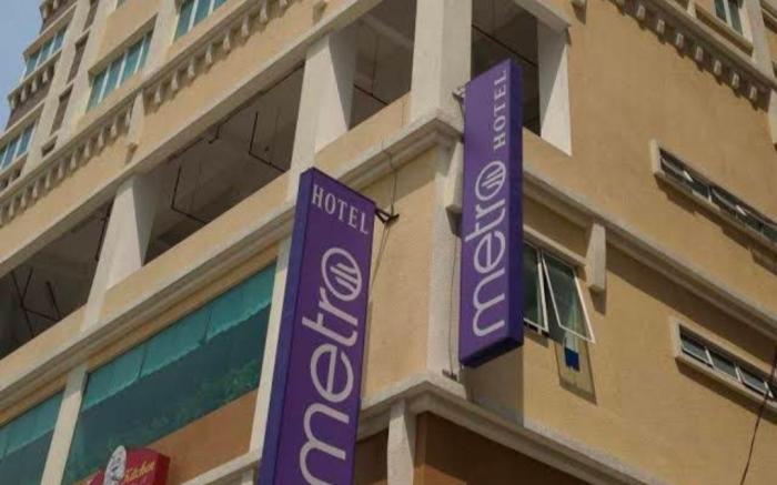METRO HOTEL