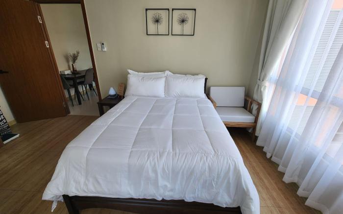 Cozy 1BR Condo in Mandaluyong City with City Skyline View