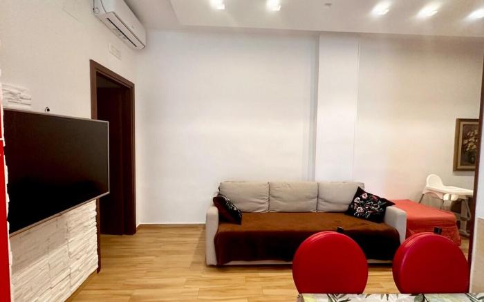 More than AIRBNB allows?Up to 18 welcome in Napoli
