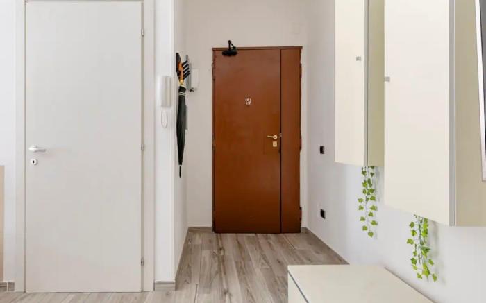 More than AIRBNB allows?Up to 18 welcome in Napoli