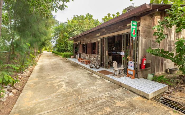 Suan Pa Khao Lom Homestay
