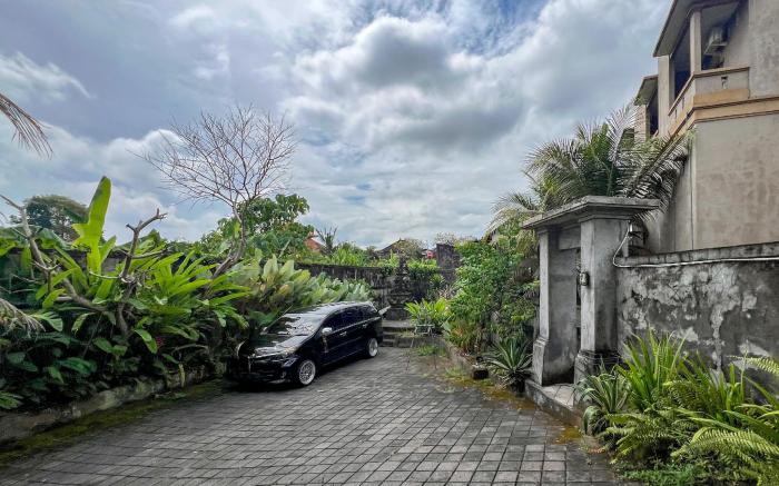 Soka Asri Guest House near Bali Zoo RedPartner