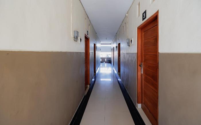 Soka Asri Guest House near Bali Zoo RedPartner