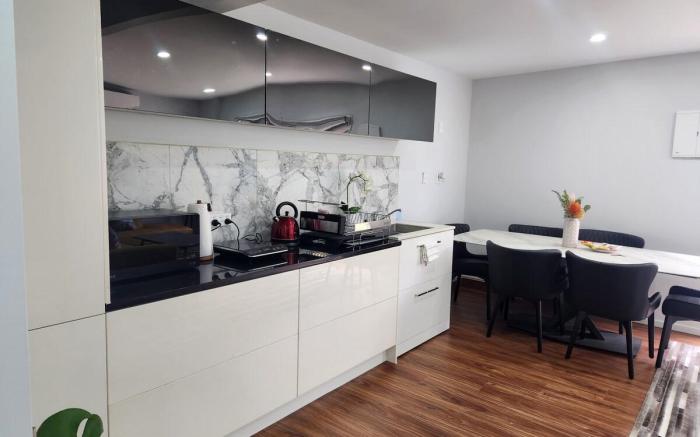 Self-contained 2 Bedrooms - Near CBD Location