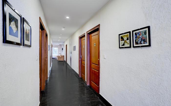 Super Townhouse Oak ONGC Crossway Formerly Hotel Gold Stone Comfort