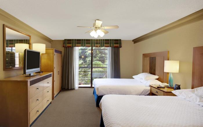 Embassy Suites by Hilton Phoenix Biltmore