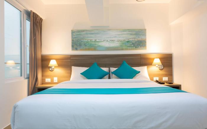 Howard Johnson by Wyndham Lima Miraflores Art House
