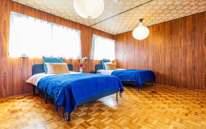 Japanese House for 12 | Free Parking & Bicycles