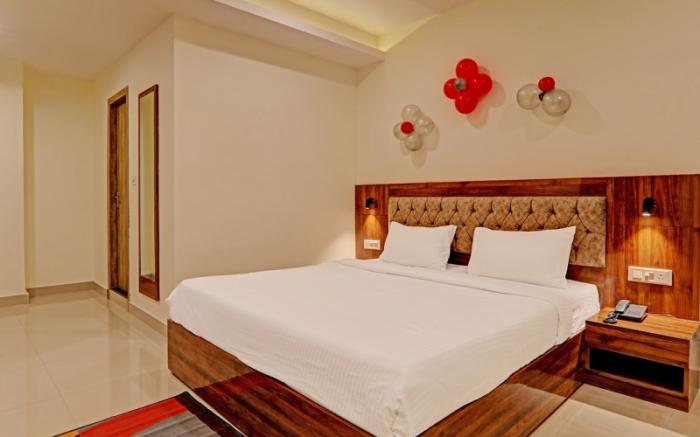 RROOMS Hotel Heera Grand