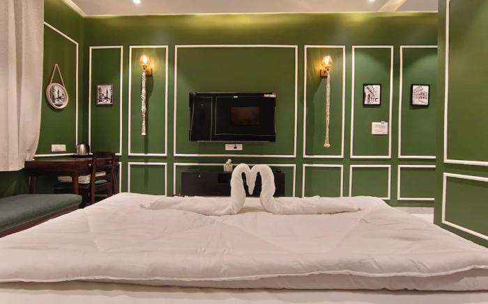 After House l unique 2-BHK Colonik+Tropical Stay