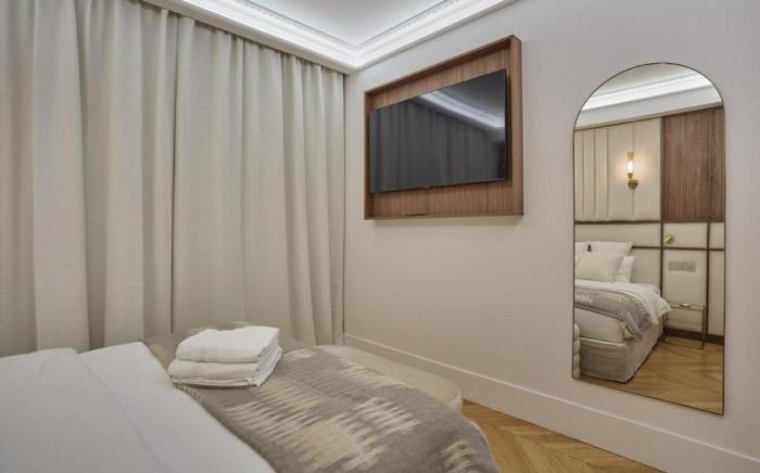 Apartment Matignon St Honore by Studio Prestige