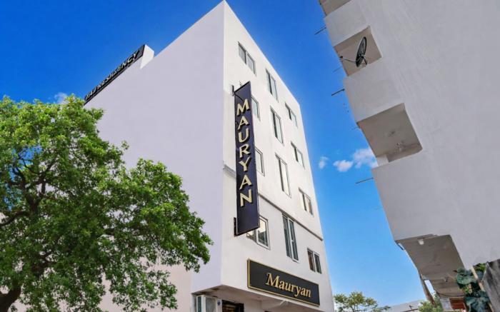 Hotel Moon Taj Near Yashobhoomi Convention Centre