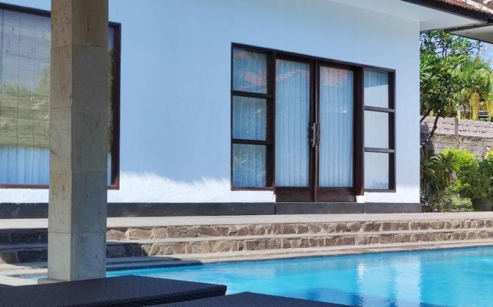 Lovina villa cinta