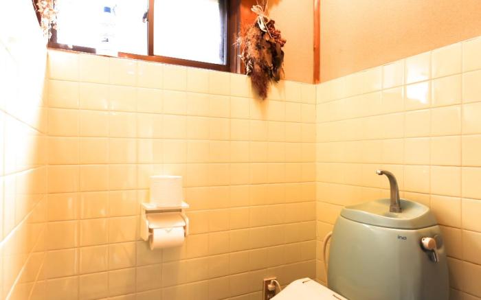 Modern room: minimal design, relax and garden view