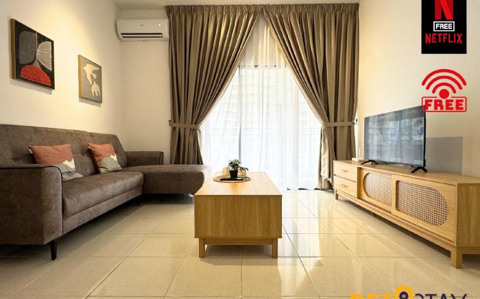 Nilai | Youth City Pool View WIFI Netflix 6PAX
