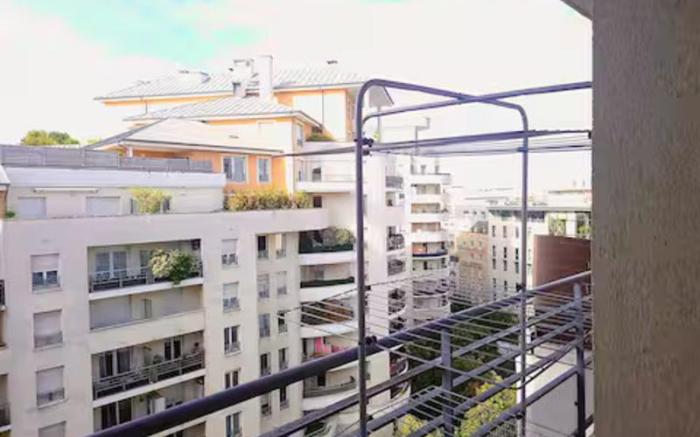 Cozy Room with Private Bathroom near LaDefense