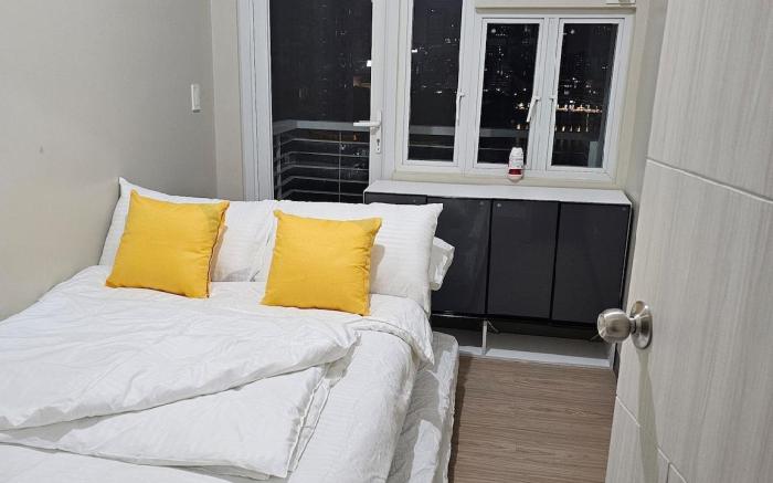 Suntrust Manila Condo 2 Bedrooms, 2 Balconies
