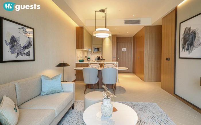 Sky-High Experience Luxe Living on the 24th Floor