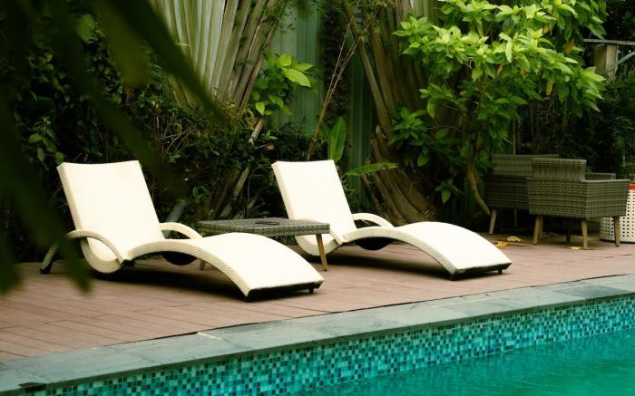Waterfront Garden House With Pool, Kitchen