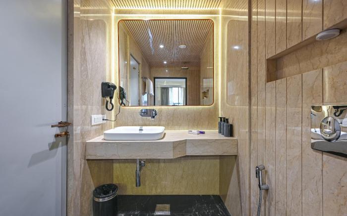 Hotel Grand Girdhar Premier