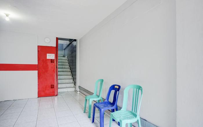 OYO 94753 Surya Residence 2