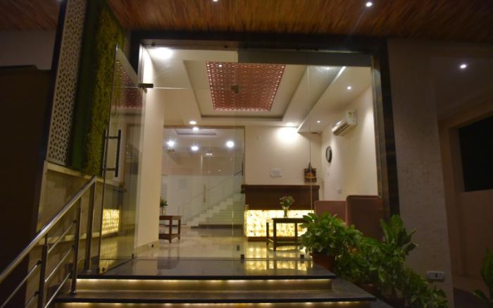 RROOMS Hotel Riddhi Grand