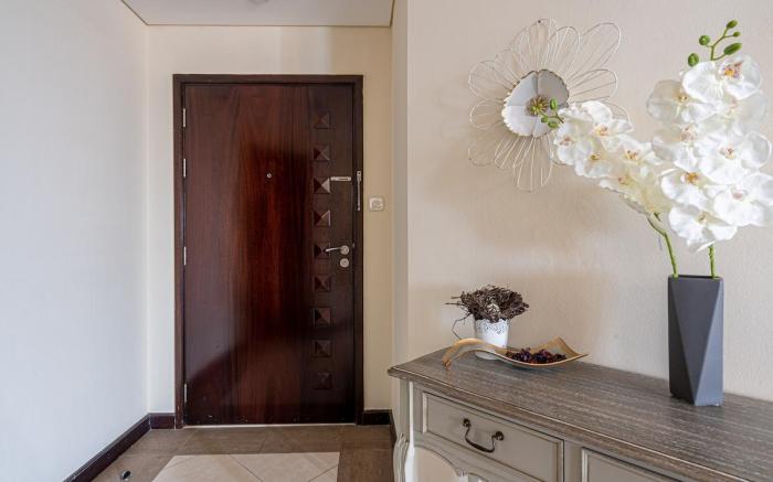 Cheerful Apt With Stunning Views in Port Saeed