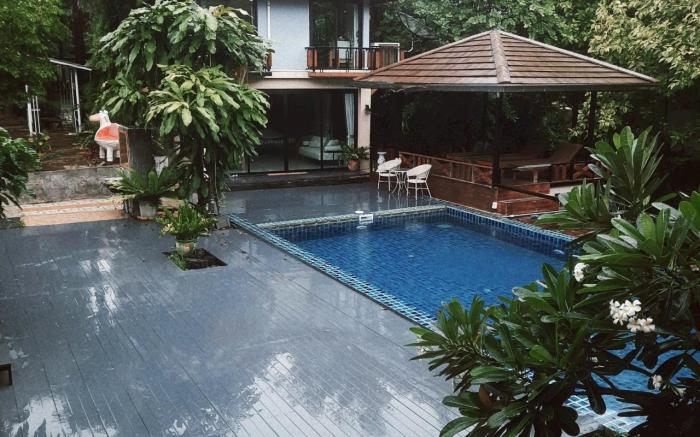 The Leaf Pool Villa Resort