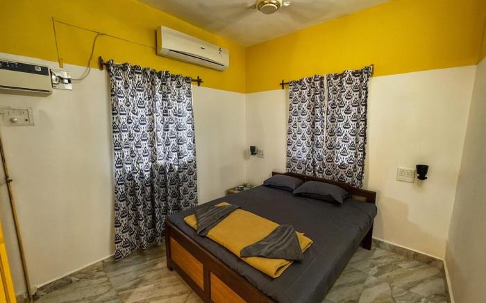 Yellow Haven 2BR -Ground Floor in Goa by Homeyhuts