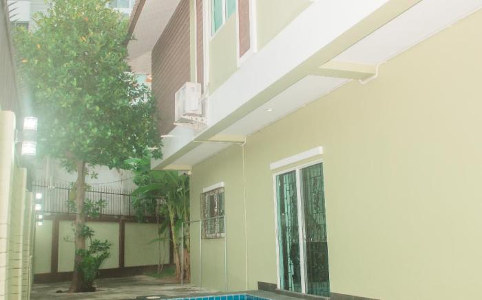 Warisa Happy Pool Villa