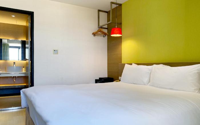 CHECK inn SELECT - -Hualien LinSen