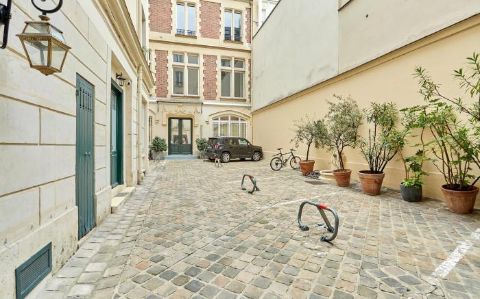 Superb AC- 2BDR Avenue Montaigne/Arc de Triomphe