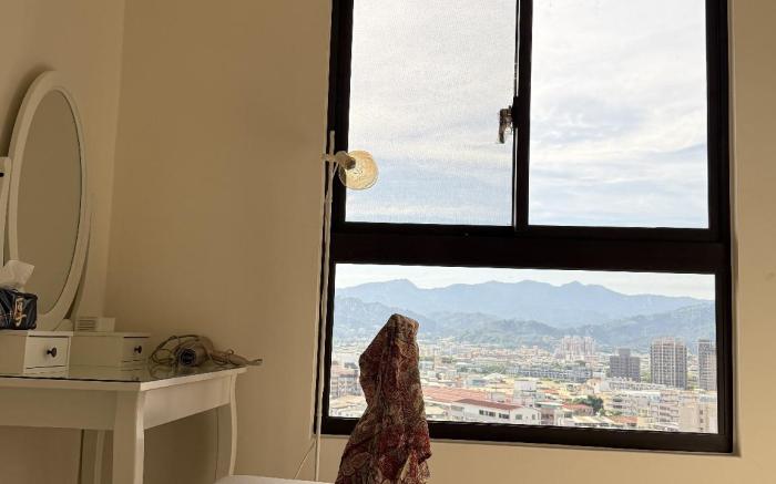 Top Roof Apartment 『 Lalaport 購物中心』『臨台74』『私人車位』
