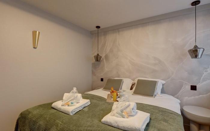 Superb AC Apartment  Champs de Mars Eiffel Tower