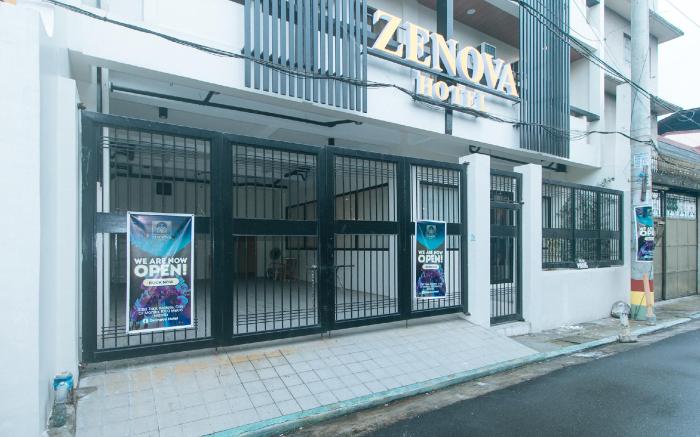 RedDoorz @ Zenova Hotel