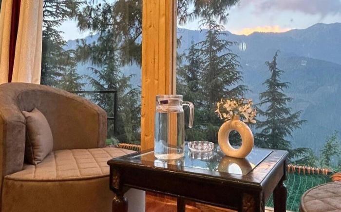 The Woodnest - Serene Wooden Suite with Jacuzzi