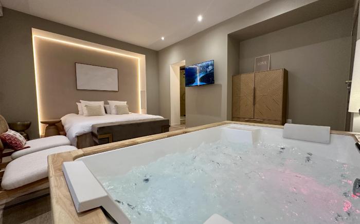 AMMG Tour Marina – Suites Signature | Vue Mer Panoramique, Jacuzzi & Design