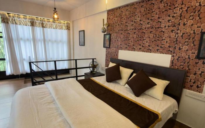 Oak Stays By Hillwayn